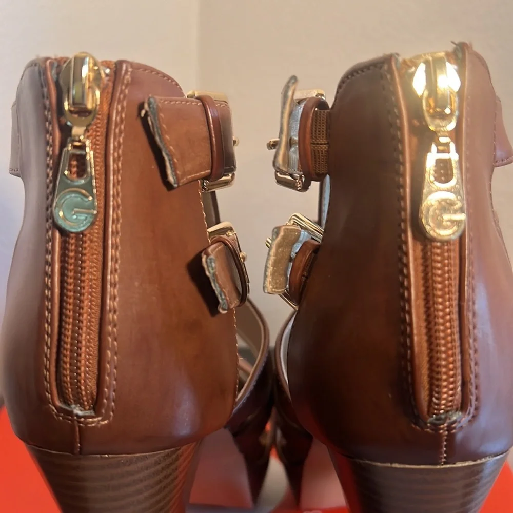 “NEW” G BY GUESS HIGH HEELS - Picture 10 of 16